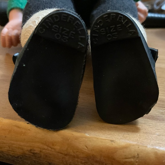 Crolly:Larry the leprechaun doll and two Irish music compact discs from Ireland - Picture 6 of 12